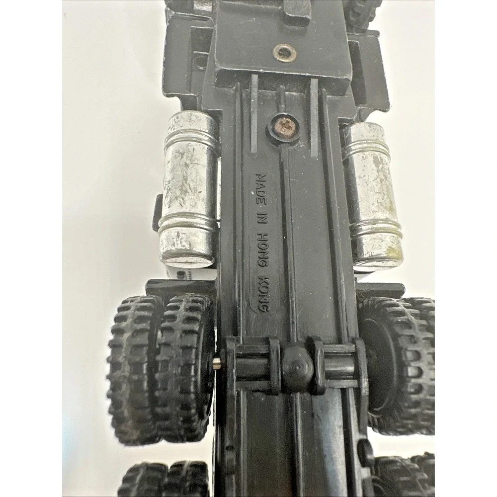 Vintage 1982 Zee Toys Kenworth Aerodyne Semi Truck USA Die Cast Black Rig